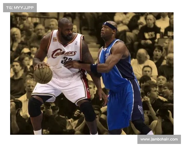 《NBA球迷激情时刻集锦:最震撼的比赛回顾与球迷互动瞬间》 《NBA球迷激情时刻集锦:最震撼的比赛回顾与球迷互动瞬间》